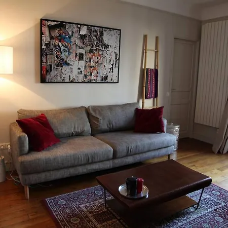 Apt In The Heart Of The Marais -1Bdr 1 Living Room