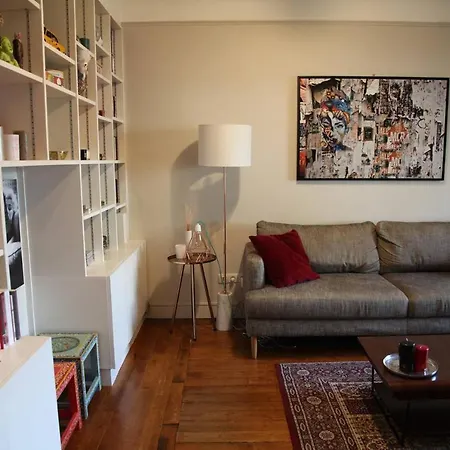 Apt In The Heart Of The Marais -1Bdr 1 Living Room Apartment *