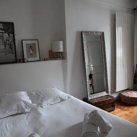 Apt In The Heart Of The Marais -1Bdr 1 Living Room *