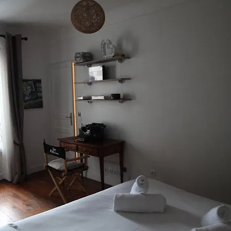 Apt In The Heart Of The Marais -1Bdr 1 Living Room *