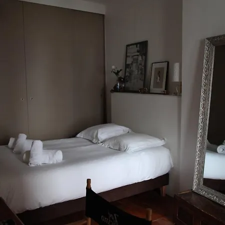 Apt In The Heart Of The Marais -1Bdr 1 Living Room *