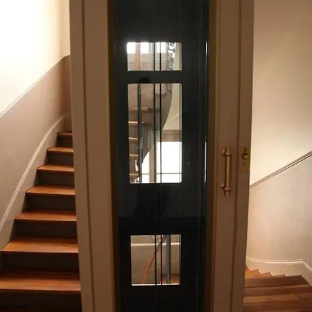 Apt In The Heart Of The Marais -1Bdr 1 Living Room Apartment *